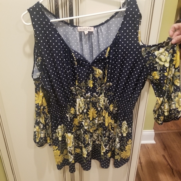 harlow & rose Tops - Harlow & Rose flowered shirt 2x